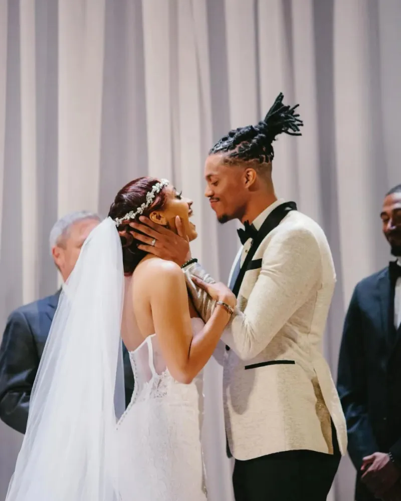 开云体育登录-再见NBA！三次膝盖大伤，如何评价达米恩李的生涯？