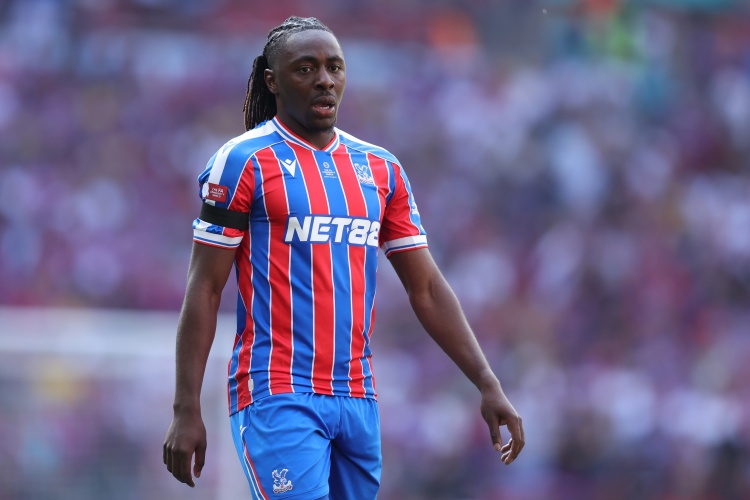 记者：埃泽的转会费支付结构尚未达成协议，水晶宫想要更多预付款