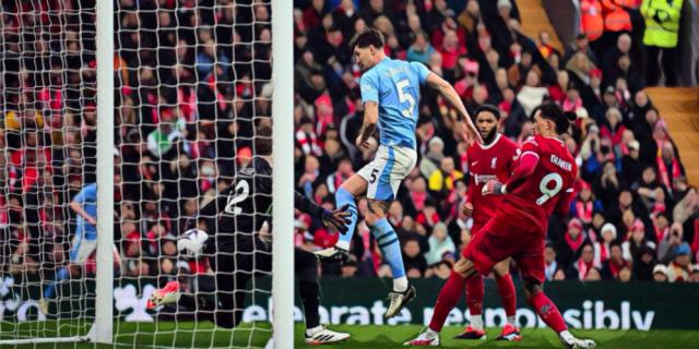 【观察】腰刀斯通斯铁腰远藤航 榜首大战全看腰杆！