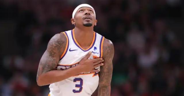 开云体育官网-转机！比尔愿放弃交易否决权 或联手字母哥利拉德