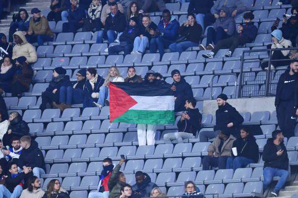 开云体育中国-法国闷平以色列“和平晋级”，欧国联看台变政客舞台