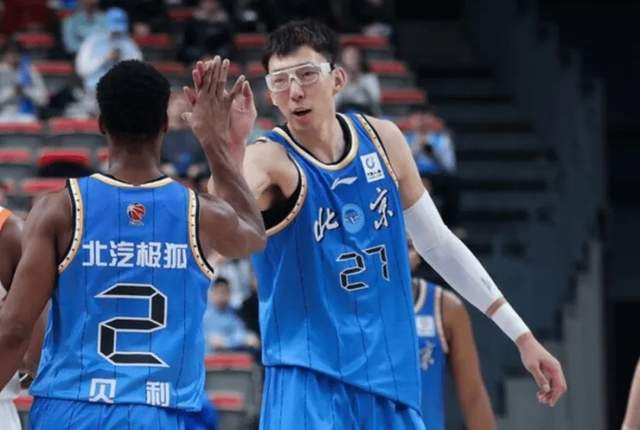 只赢江苏4分！许利民用人+战术引众怒，斯佩尔曼受伤后周琦累垮！|北京|陈盈骏|范子铭|篮板|球员_新浪体育_新浪新闻
