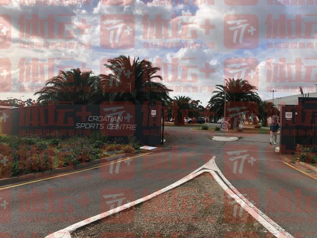 1689673745157092331.jpg 开云体育入口-中国女足进入世界杯节奏 孙雯亲自挂上助威横幅