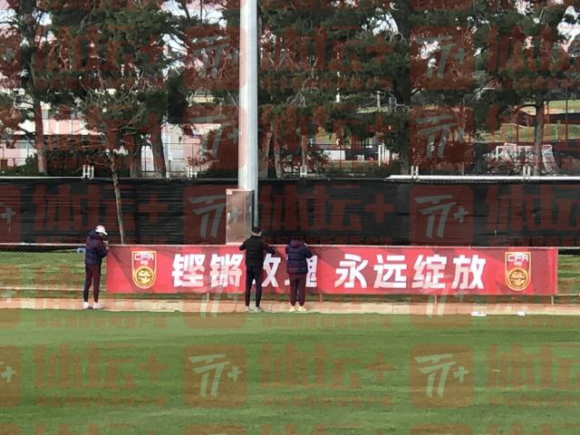 1689673784569099633.jpg 开云体育入口-中国女足进入世界杯节奏 孙雯亲自挂上助威横幅