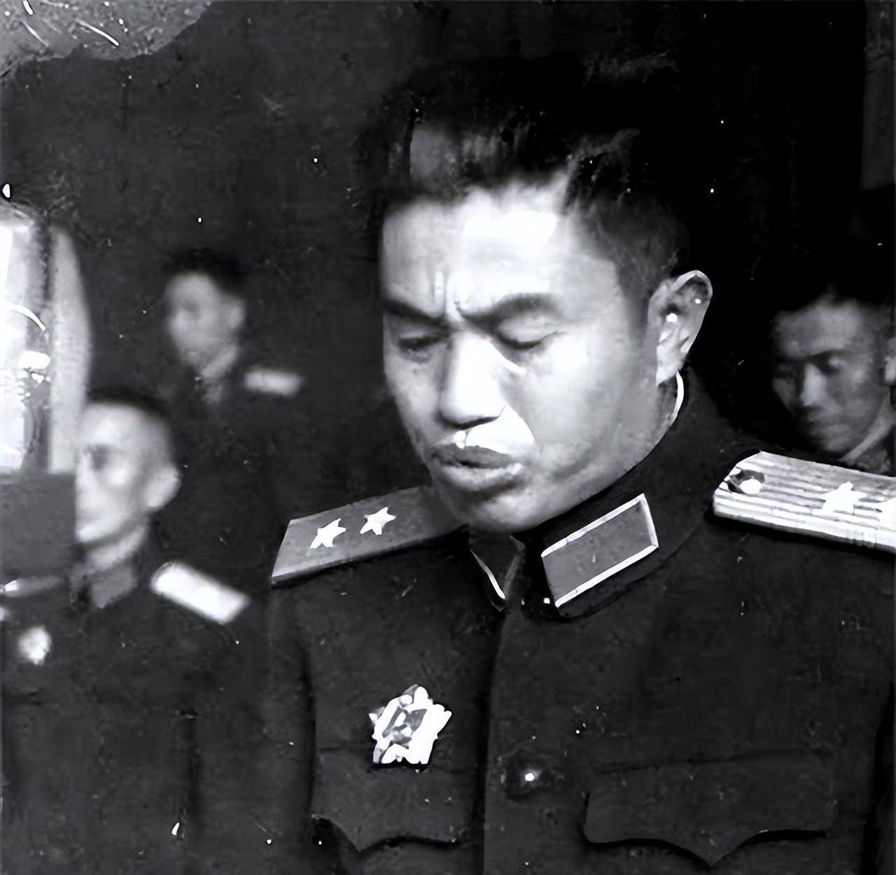 开云体育官网-毛主席下令“丢卒保车”保全大局，皮定均率七千将领甘愿当小卒