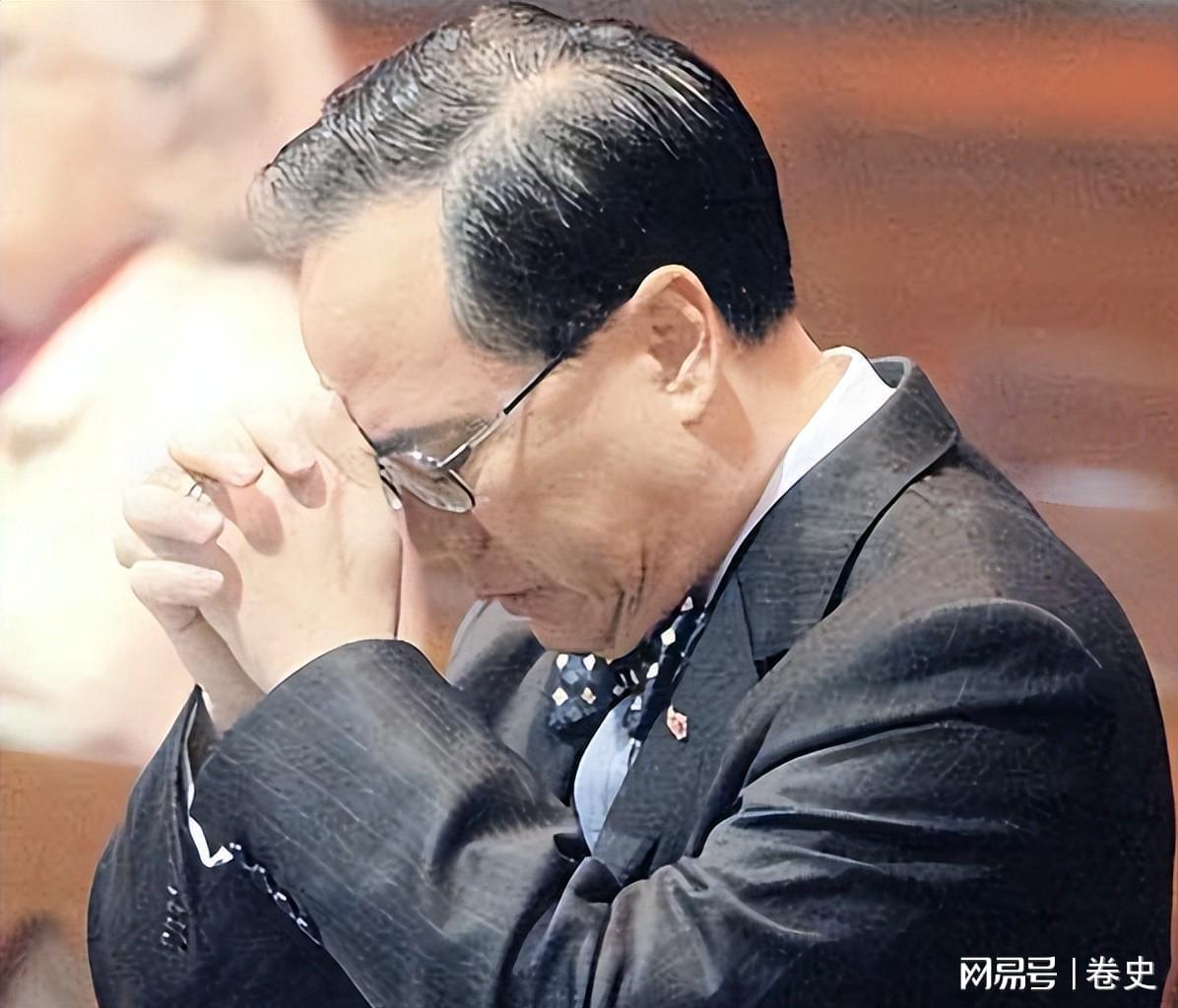 开云体育官网-“治港败类”曾荫权：治理香港7年，为何却在卸任后，获刑20个月